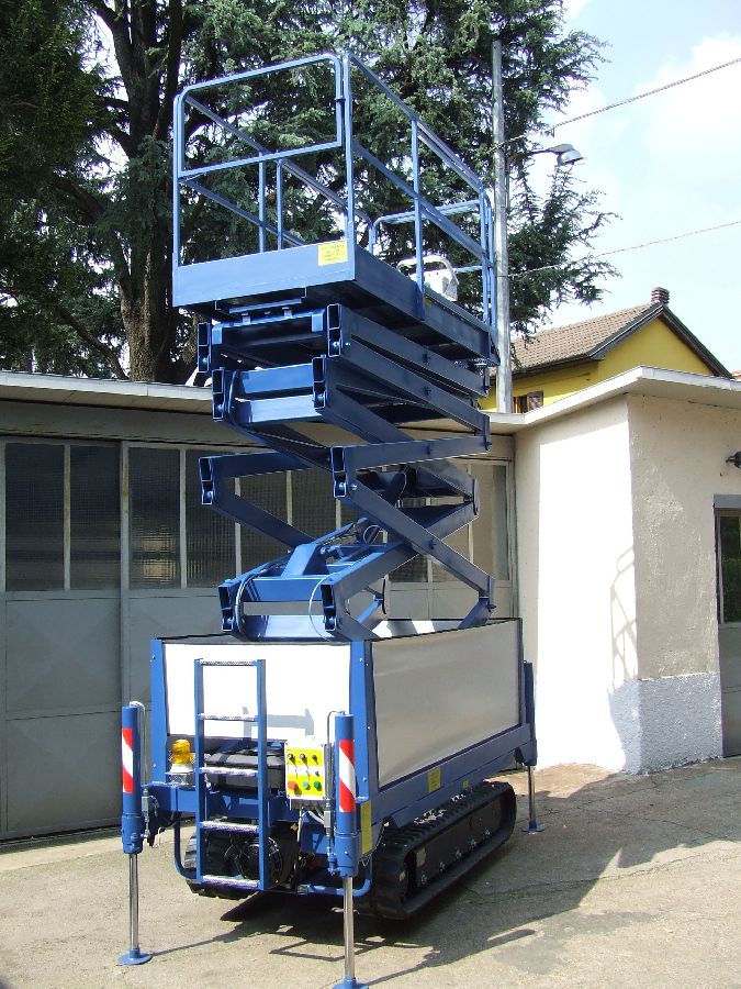 Piattaforma a forbice 106 cingolata