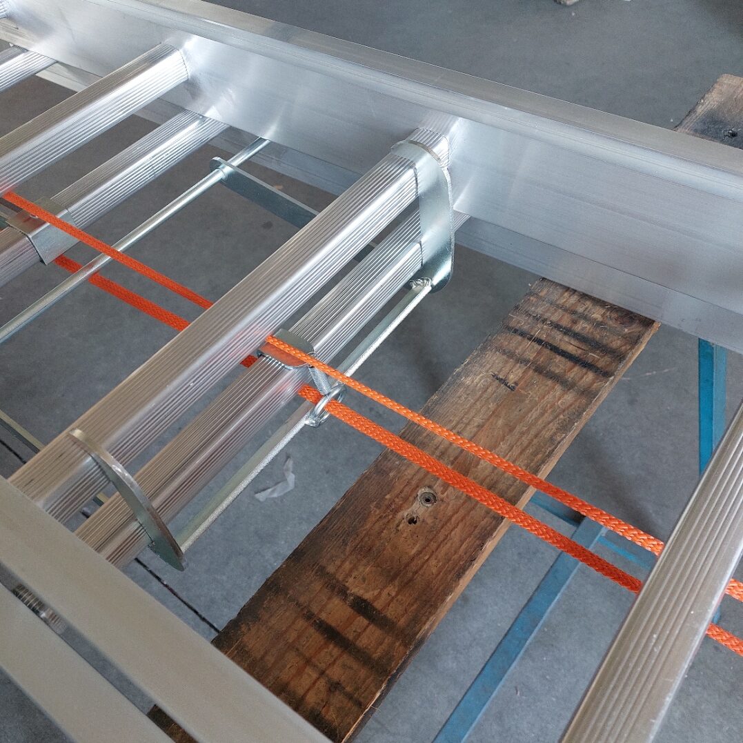 Scala in alluminio con fune a tre elementi -VF 12+12+12 gradini - immagine 7