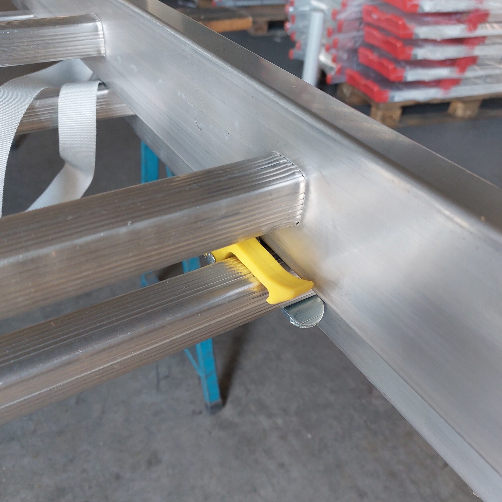 Scala in alluminio componibile a tre elementi -VC 12+12+12 gradini - immagine 6