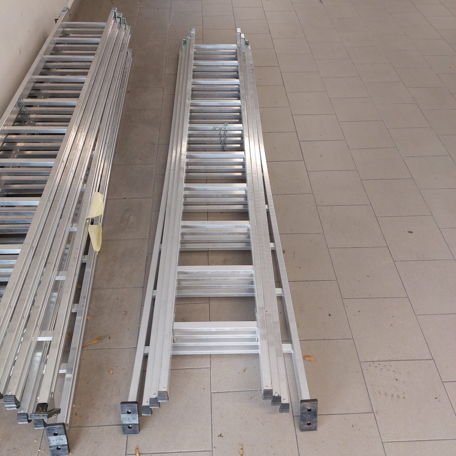 Scala in alluminio componibile a quattro elementi -VC 10+10+10+10 gradini - immagine 3